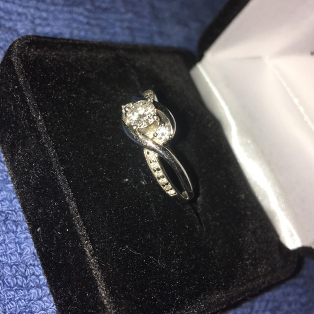 Engagement Ring - Picture 4 of 9